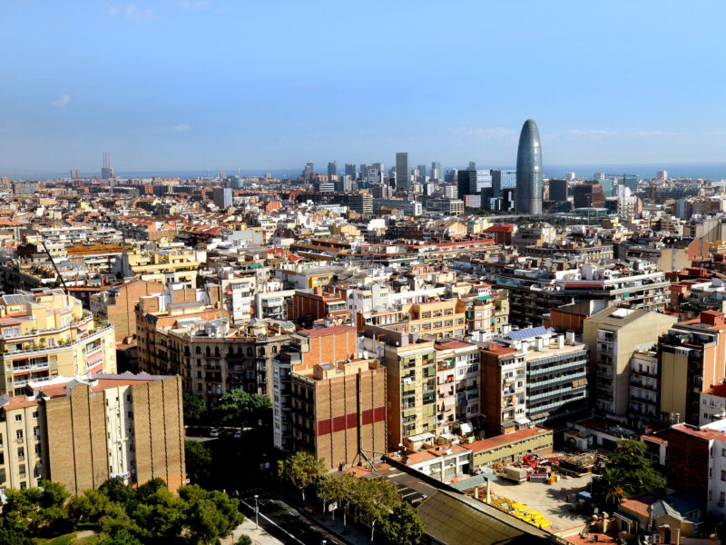 The fifteen-minute city, tested on foot