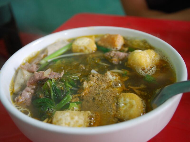How to order at a night market without a menu